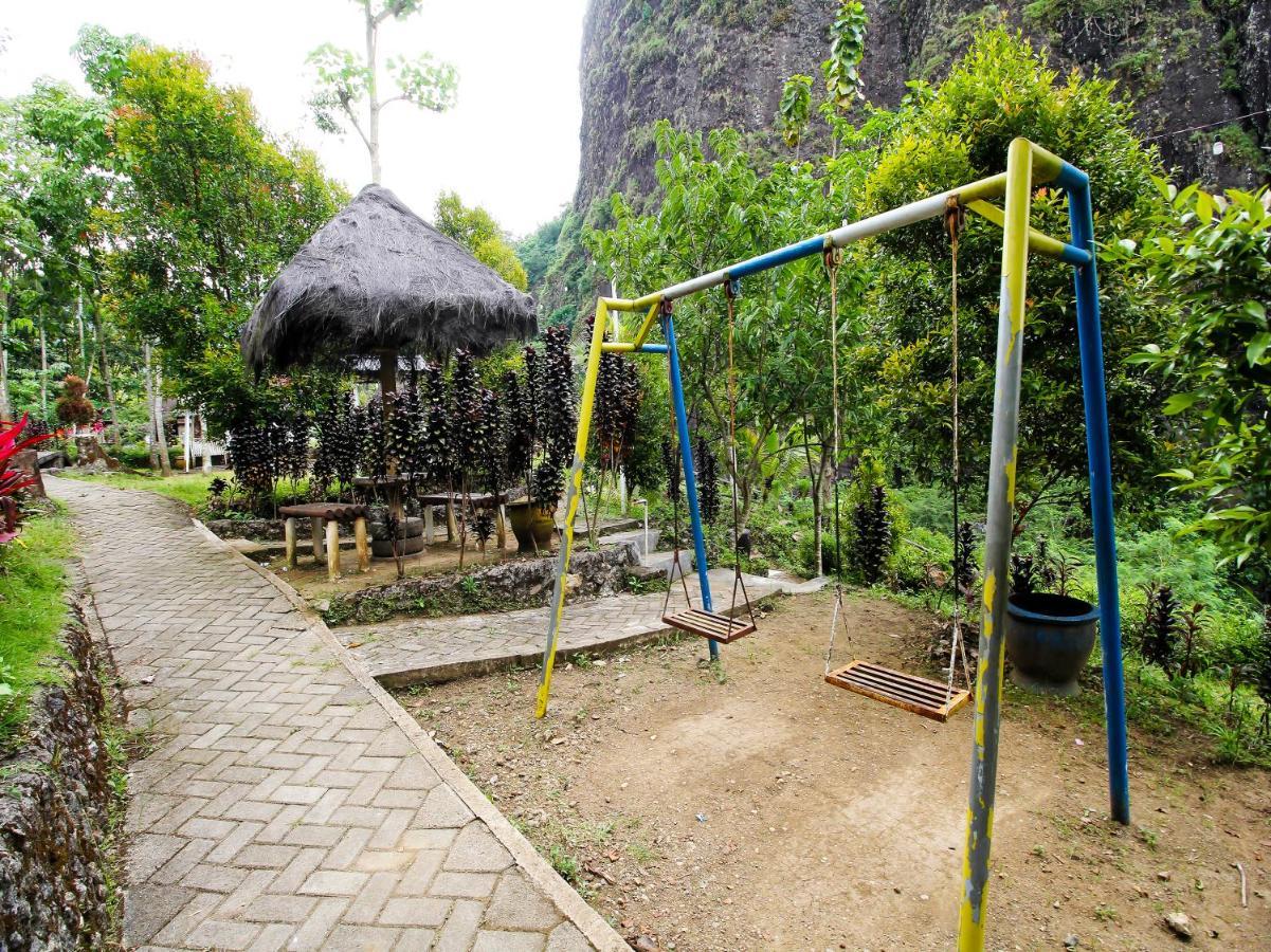 Oyo Homes 91134 Desa Wisata Tebing Lingga Trenggalek Exteriör bild